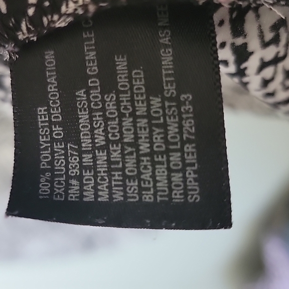 Worthington Abstract Office 2X Two Tone Short Sleeve Blouse - Picture 7 of 9